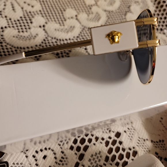 ✅SPECIAL FRAMES 💯 VERSACE WHITE SUNGLASSES #9139 - Picture 10 of 10